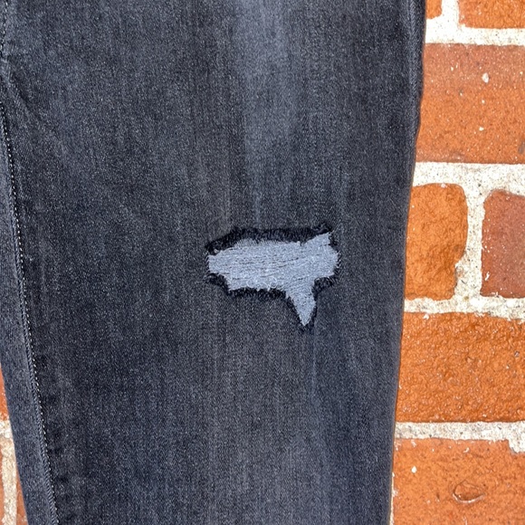 Joe’s Jeans Distressed Stretch Skinny Black, Size 29 - Picture 3 of 10